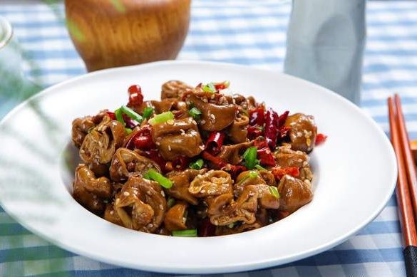 炒猪大肠总嚼不烂?教你这个小技巧,脆爽滑溜不韧,没异味真好吃