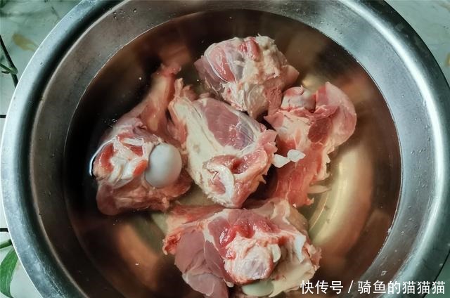 猪的这个部位,南方用来煲汤,还是东北这个做法香,给排骨都不换!