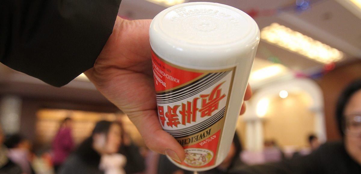 勾兑|白酒无论什么牌子,只要酒瓶上有这“2行字”,都是勾兑酒酒精酒