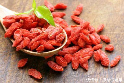 果子|初夏养生正当时,不妨多吃些此果子,气色红润,改善皮肤黑眼圈