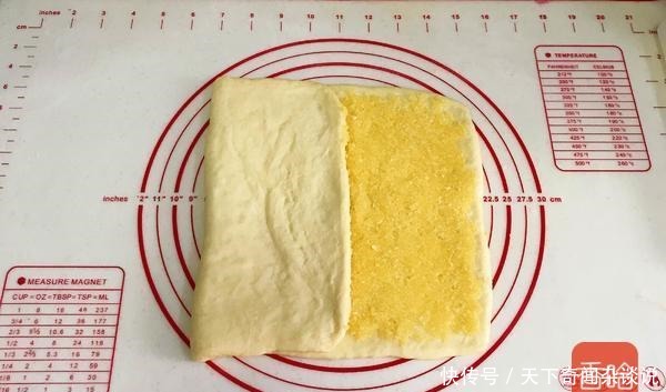 柔软到怀疑人生!一次成功的椰蓉奶棒面包,学会了不用去面包店买