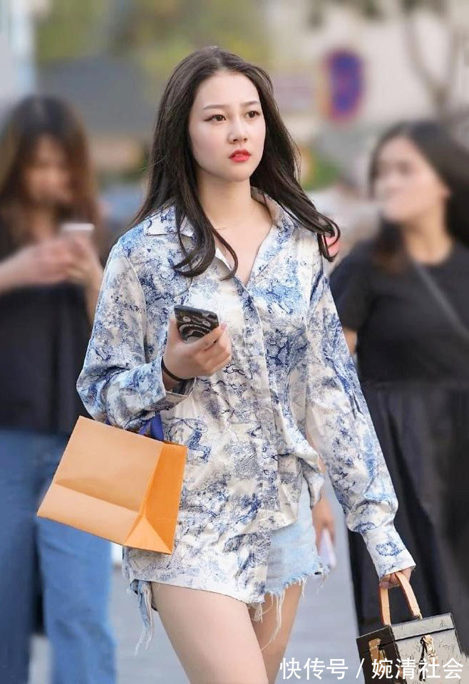 衬衫|气质女孩的优雅穿搭, 水墨印花衬衫搭配牛仔短裤, 满满的国风韵味