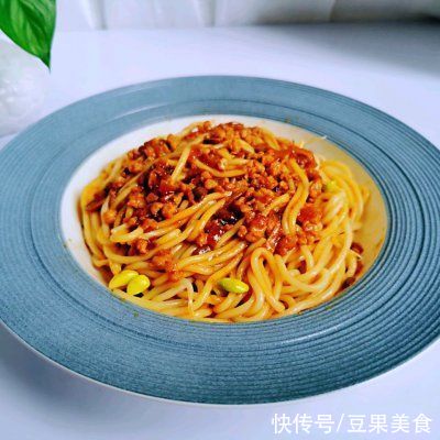 m2勺豆瓣酱撑起的主食，一家三口吃不够