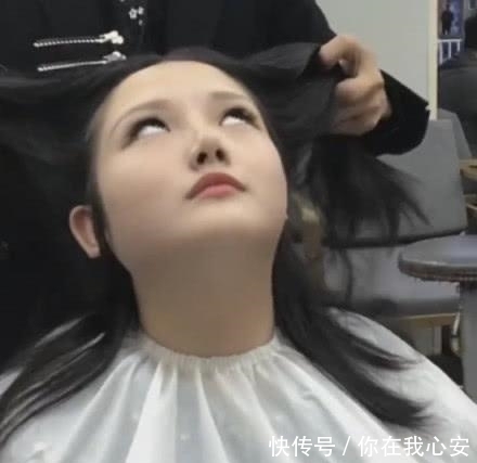 理发店|女孩去理发店,发型师拨开头发时,没忍住笑了
