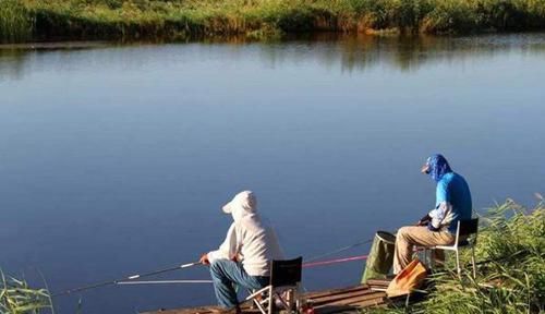 三伏天鲢鳙最好钓，手竿钓鲢鳙，这种钓法最犀利，一钓一个准！