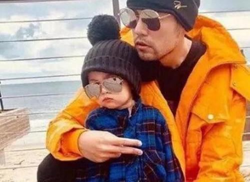 裙子|幼儿园发孩子午睡照,宝妈看完该反思了,这些衣服还敢给孩子买吗