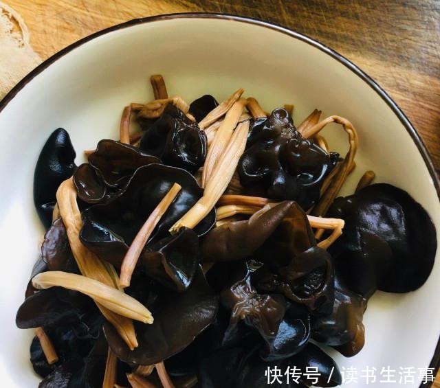 鸡蛋打卤面,特别适合上班族和懒人一族!