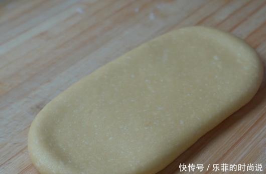 面粉|3个鸡蛋1碗面粉,你最想不到的做法,比油条简单,比油饼好吃