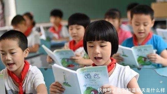 原来这才是正宗的快乐教育，玩累了才回教室看书，孩子却学得带劲