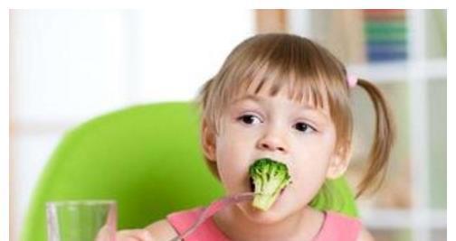 缺水|宝宝不爱喝水怎么办,缺水有哪些症状,五大妙招让宝宝喜欢白开水