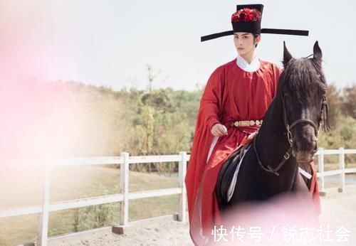 茱萸$真·花美男|穿汉服还要在头上戴花,本以为会奇怪,但被惊艳到了