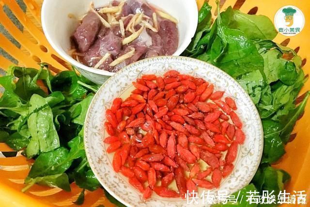 压力|压力大常失眠，隔三差五用此叶滚汤喝，养心安神，一觉睡到天亮