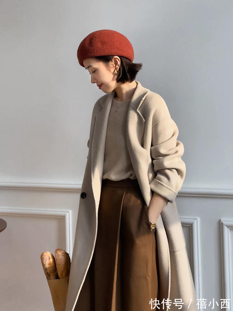 半身裙 女人过了40岁,建议多穿这几款“大衣”,搭配半身裙优雅又高级