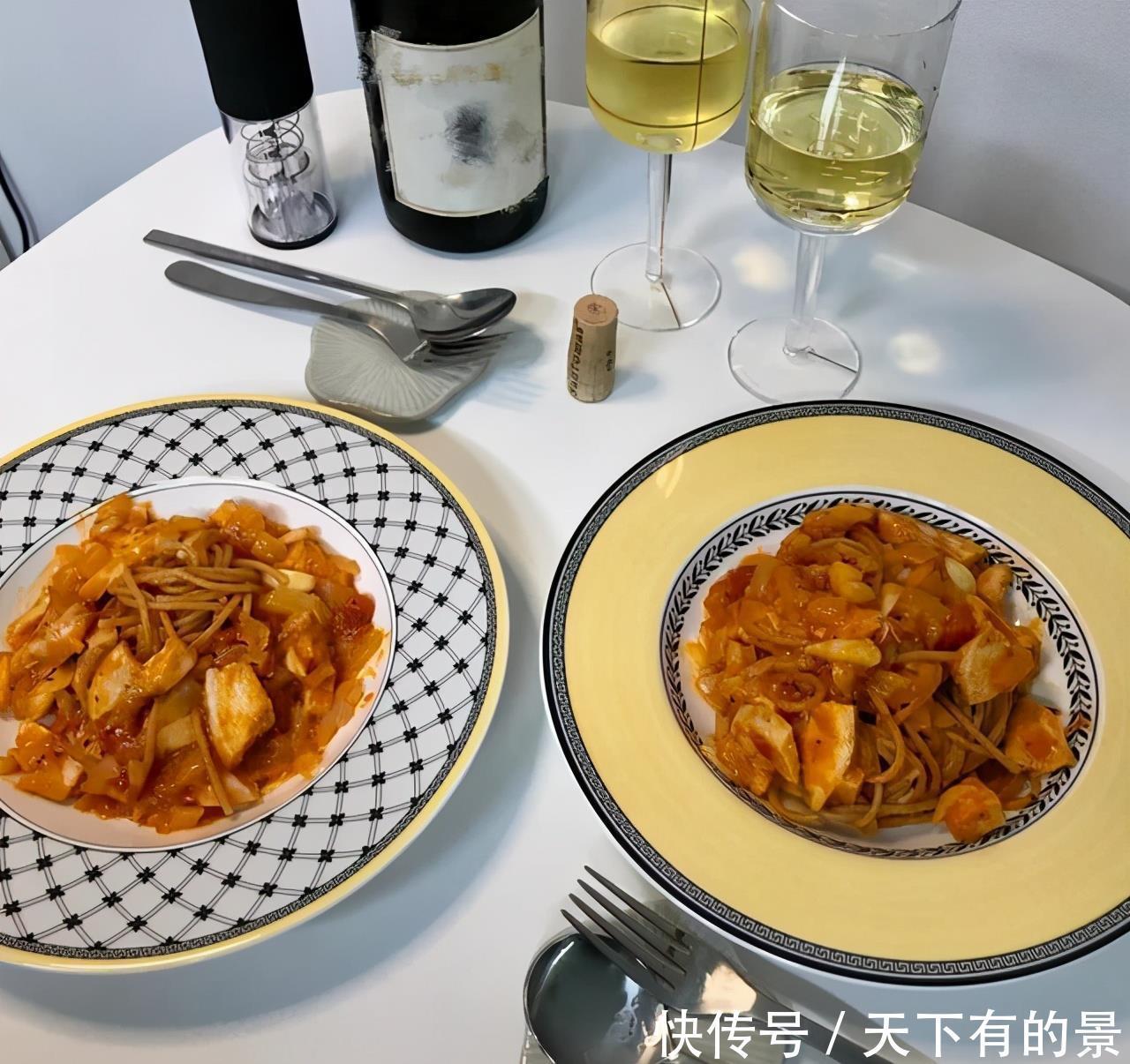 餐边柜|夫妻改造56㎡老破小,变身简约舒适的小婚房,小餐厅设计真机智!