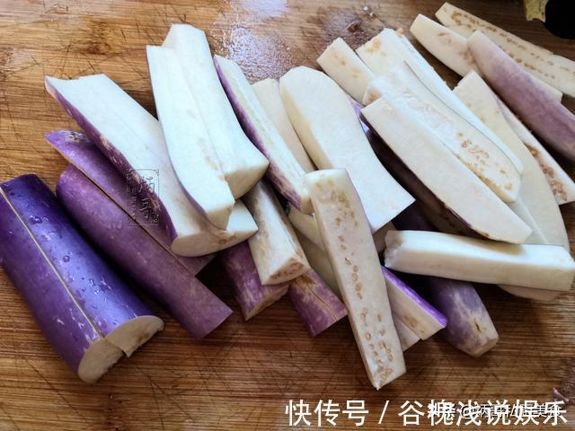 腊肉|夏天，我家就爱这蒸菜，不油炸不爆炒，入锅一蒸就完事，特省事