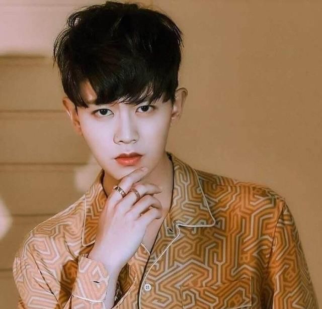 年度男演员评选，成毅后来者居上直追王一博，任嘉伦无缘前三