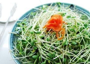 绿豆芽|聪明女性坚持吃3种食物,排毒减肥,滋养肌肤,好处多多!