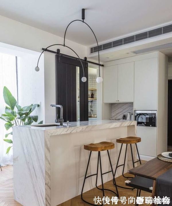 空间|他120㎡家,一进门玄关就把我吸引,全屋空间极致利用,真的很巧妙