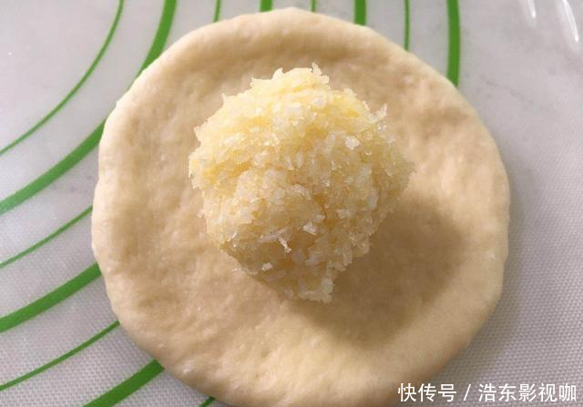 蓬松|教你在家做椰蓉面包,蓬松暄软,营养美味