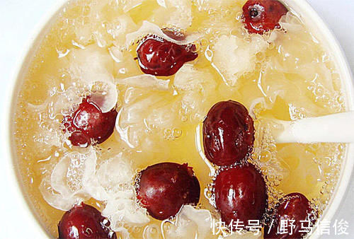 解毒|女性多吃“银耳”,补血排毒,美容祛斑抗衰老,不知道真可惜