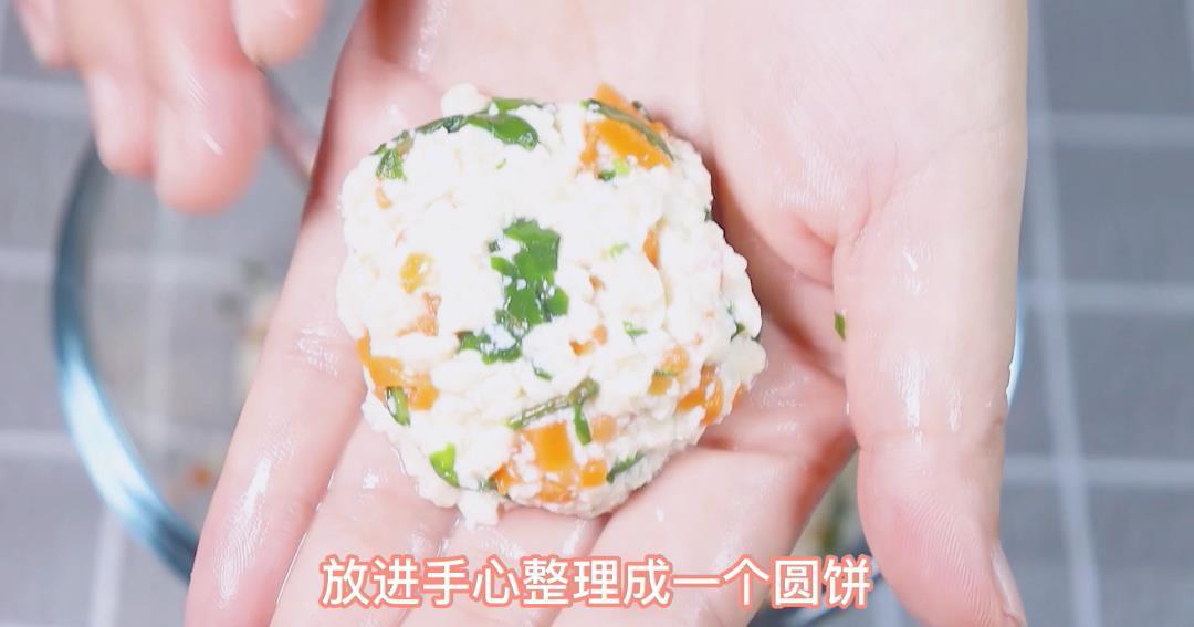 小米粥|一口吃进10种营养,钙是牛奶6倍,铁是牛肉3倍,宝宝吃的渣都不剩