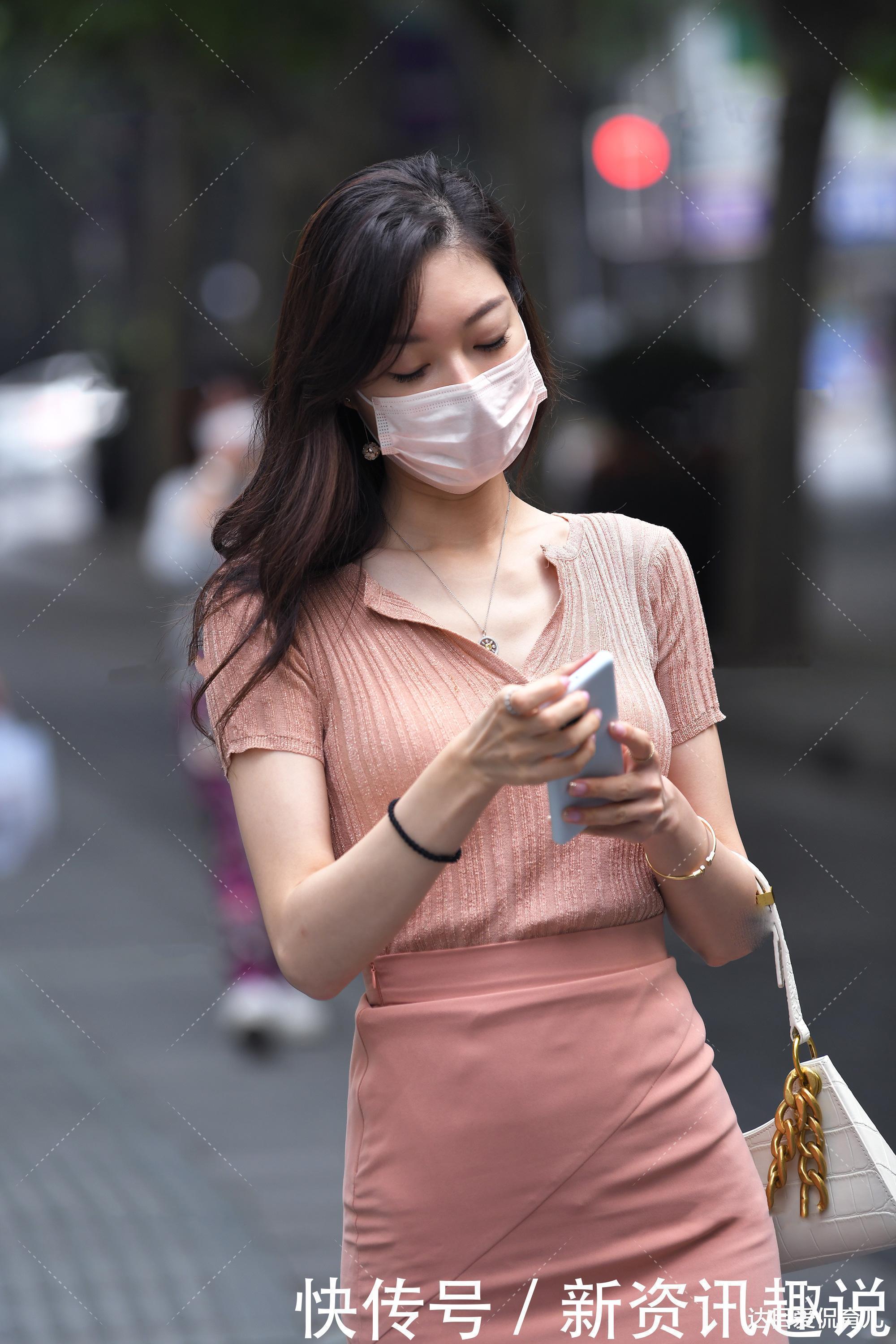  成熟|妹子对时尚的品味真高级，粉色系穿搭凸显即可爱又成熟的气质