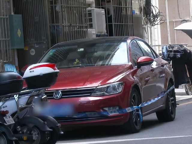 悲剧|夫妻把3岁女儿锁车里,打牌3小时酿悲剧:孩子走前已喝光车里的水