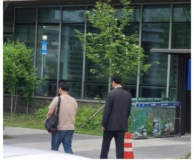 渔村篇|男人味爆棚，却人称煮饭大婶，22岁开始做后爹的车胜元不简单