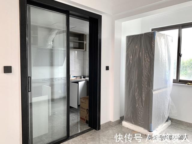 装修|三个月硬装完工,墙面刮白,地面铺灰色瓷砖,效果非常满意,晒晒