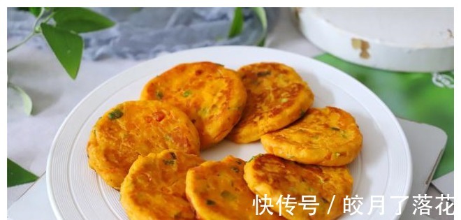 夏天|夏天红薯别烤着吃了,试试这做法,鲜美香软可口,连吃三个才过瘾!