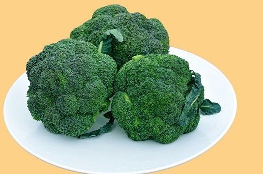 营养成分|西兰花究竟要不要焯水,营养师告诉你答案,看你平时吃错了吗