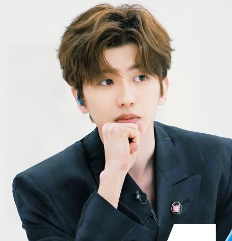 小女孩 她是《青你2》的黑马,刚出场就“俘获”蔡徐坤,成C位候选人