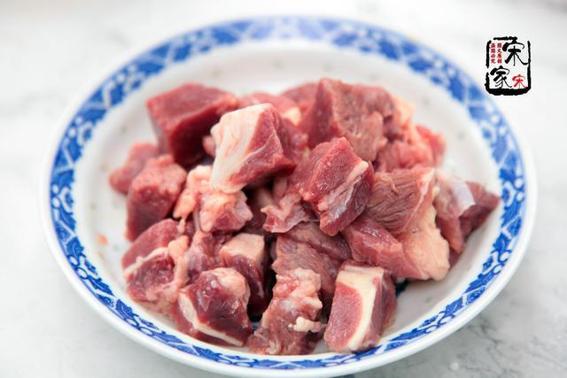 外婆家|外婆来小住,我花70块钱做了1锅红烧牛肉,外婆70元能花好久呀