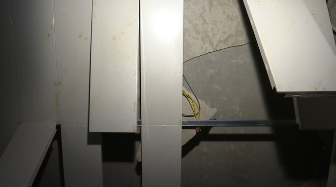 天花板|轰隆一声！住户正在厨房做饭，没想到经历了一场“历险记”