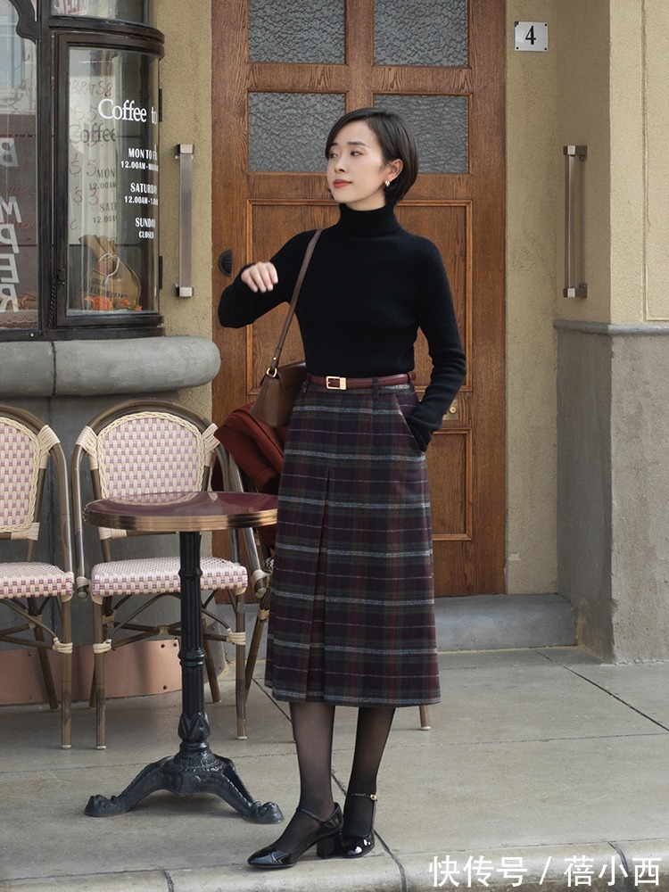 小个子 裙子别乱买,2022年流行“过膝不过踝”的半身裙,遮肉显瘦还百搭