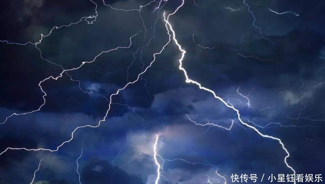 曹禺《雷雨》:一个贫穷且貌美的女人会在这世上经历什么?