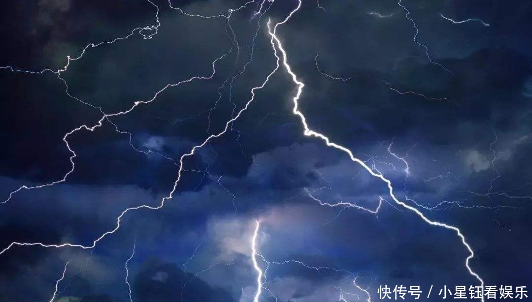 曹禺《雷雨》：一个贫穷且貌美的女人会在这世上经历什么？