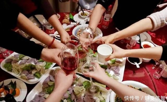 俗语“有茶有酒多兄弟”,下半句才是忠告,可惜好多人不知道