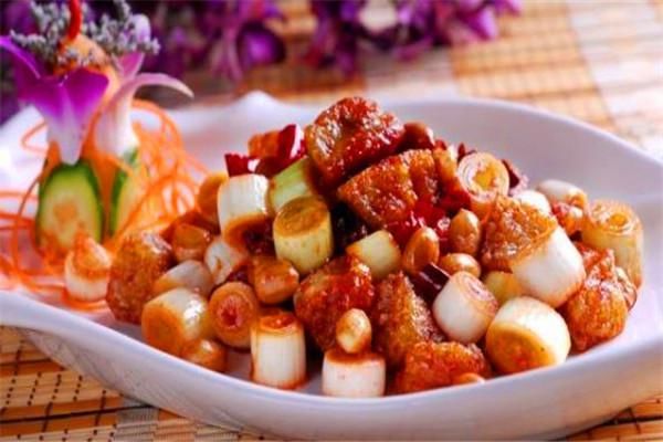 惊蛰节气吃成都过江鱼，鲜嫩味醇解馋过瘾，春季应季美食首选