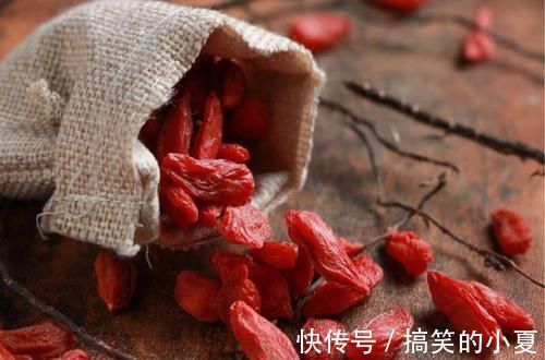 肝脏|枸杞与它是“铁哥们”,护肝排毒,给肝脏来个“大扫除”