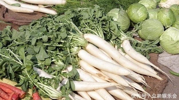 梦见|农村俗语:“男怕梦穿衣,女怕梦脱衣”,为什么这么说?