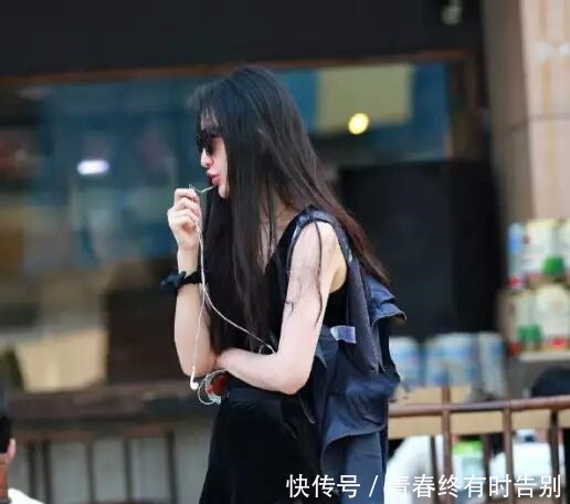 街拍肤白貌美最完美的诠释!