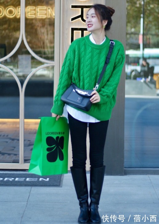 毛衣 新年穿搭别太沉闷,照搬这4套毛衣穿搭,显气质还高级