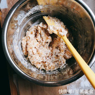 洋葱奶酪|「比司吉」香酥奶咸的洋葱奶酪司康