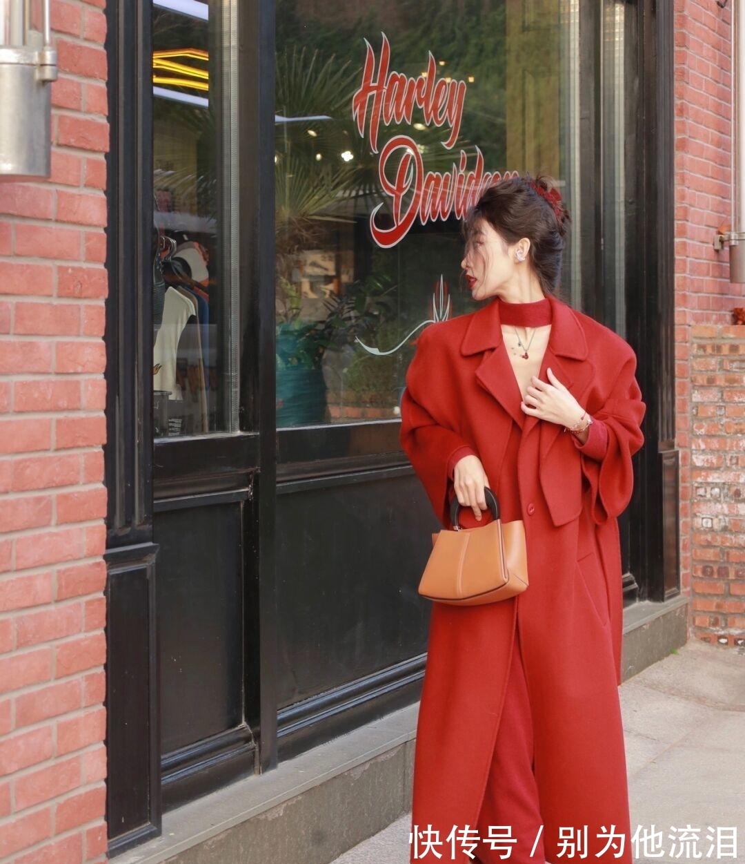 大衣 真正洋气的女人,冬天都爱穿这几款“大衣”,简约利落又百搭