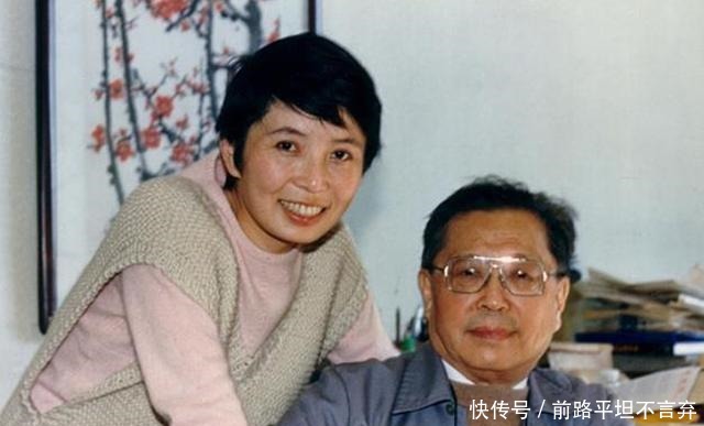 雷雨|丈夫爱上女学生,她苦守10年换来一纸离婚书,24年后拒绝原配复婚!