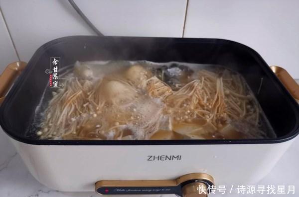 下饭|牛羊肉太贵,这食材每斤8元,烧一烧连锅上桌,汤鲜肉嫩也下饭