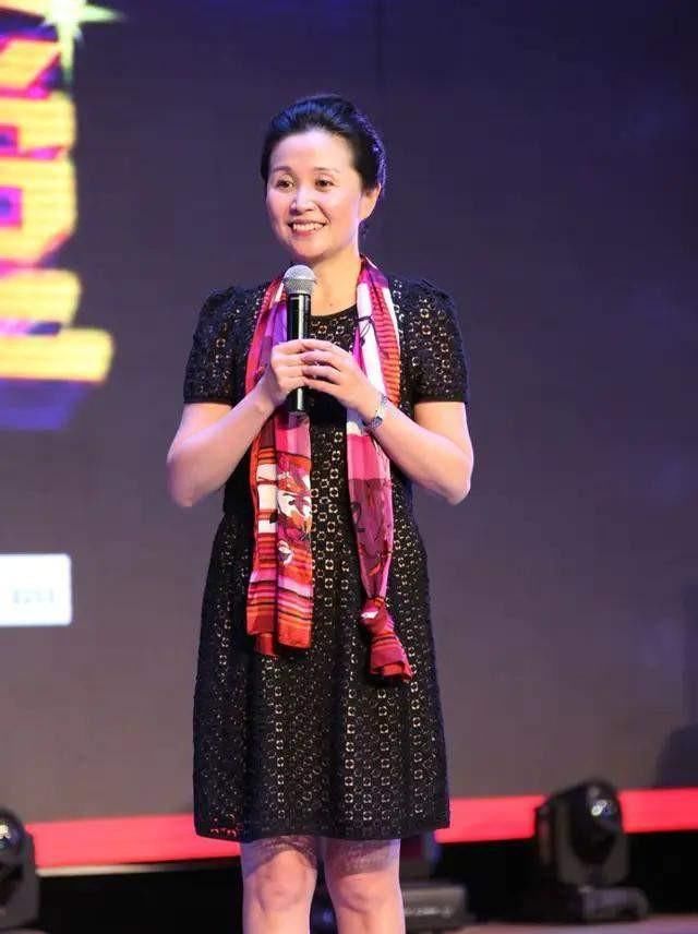 黄菡离开《非诚勿扰》时，那只有9句话的演讲，却影响了无数人