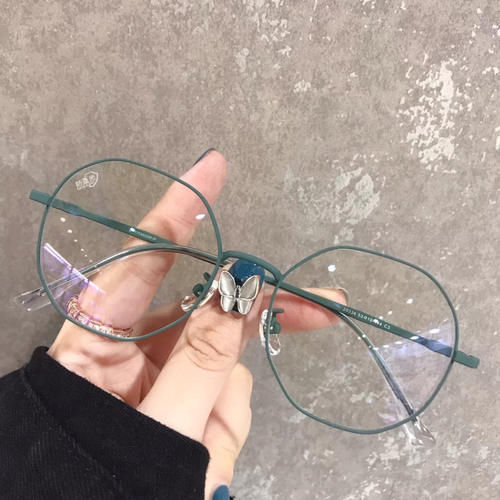 盘点适合学生党的眼镜框，这么选巨显脸小，你选对了吗？