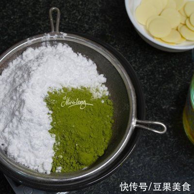  简单|网红抹茶磅蛋糕_无泡打粉，简单快手超美味